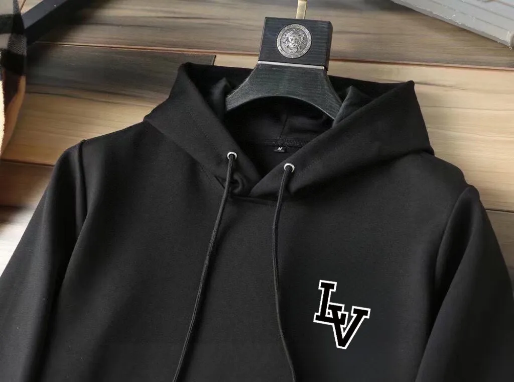 🅿️400 [LV Louis Vuitton] (Fat Man Gospel) hot-selling suit is coming. Focus on the original version of the official website. 2025 new hot-selling cardigan sweater suit. The original order is the best. 🇭🇰The meticulous work of top designers is dedicated to a fitting and perfect upper body effect. 100% natural high-quality Roman cotton, close-fitting comfort, noble and elegant! Original hardware embodies elegance and nobility! Counter size: M-5XL (maximum wear up to 220 pounds)